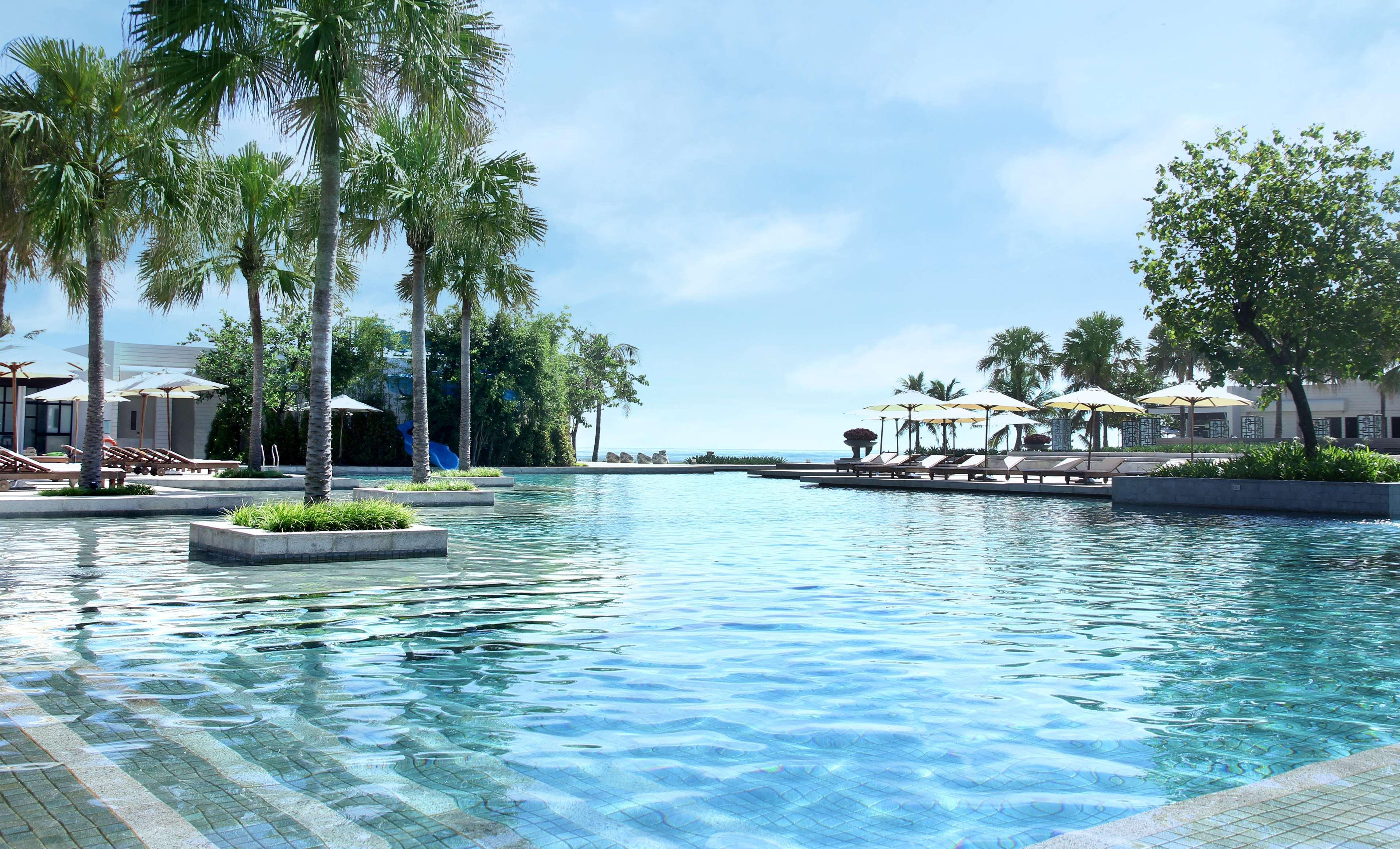 Hyatt Regency Danang Resort And Spa Екстер'єр фото The pool at the InterContinental Hua Hin Resort