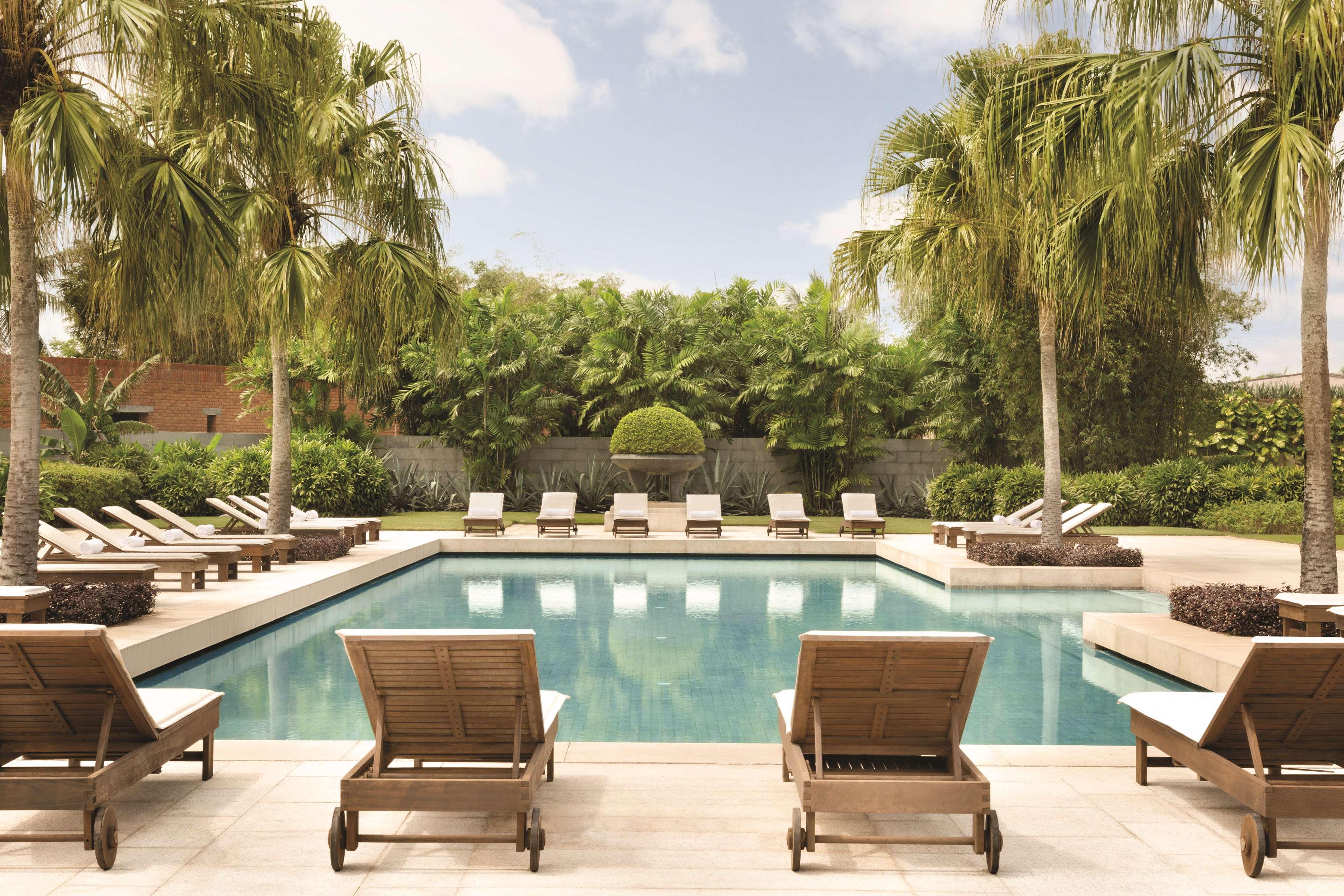 Hyatt Regency Danang Resort And Spa Екстер'єр фото The pool at the Four Seasons Hotel